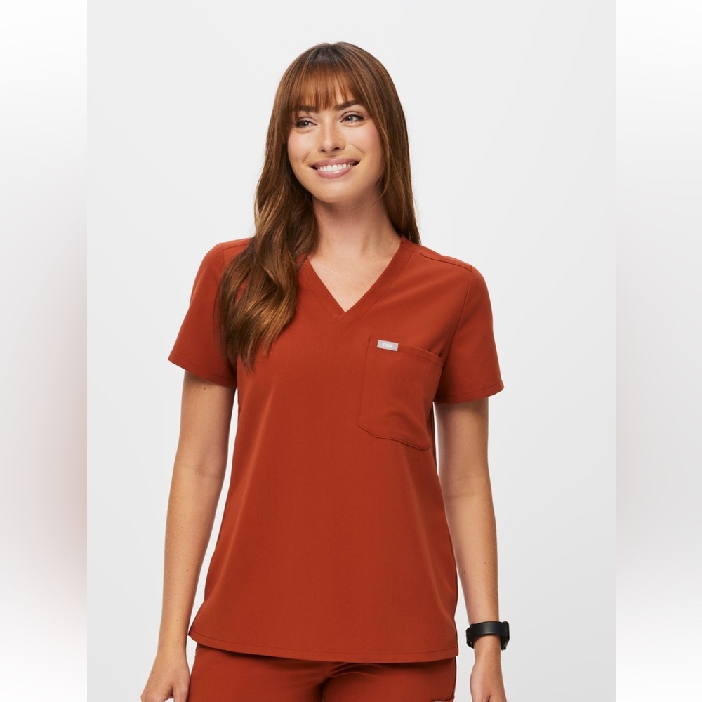 Brand new figs Catarina one pocket scrub top